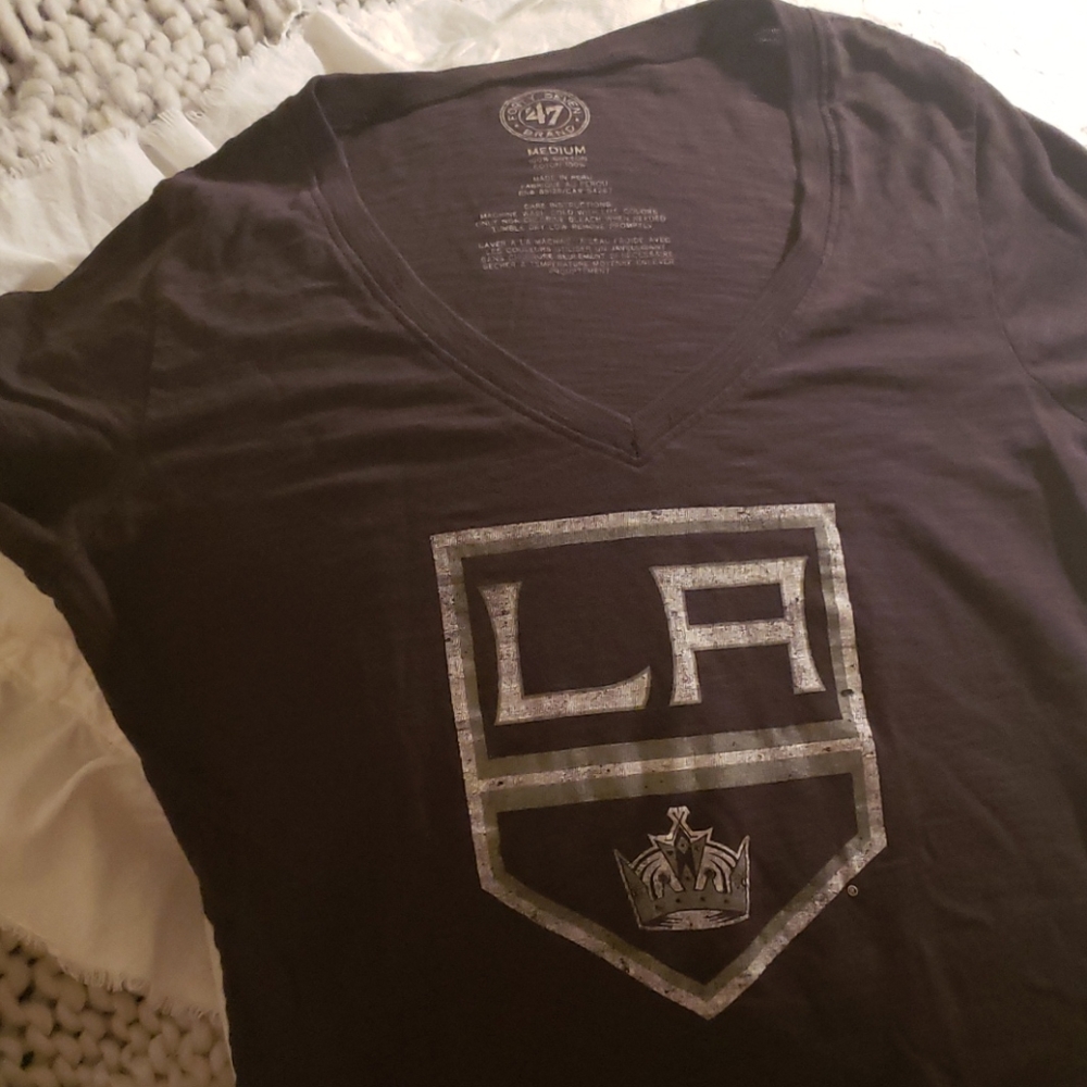LA Kings shirt sleeve V- Neck